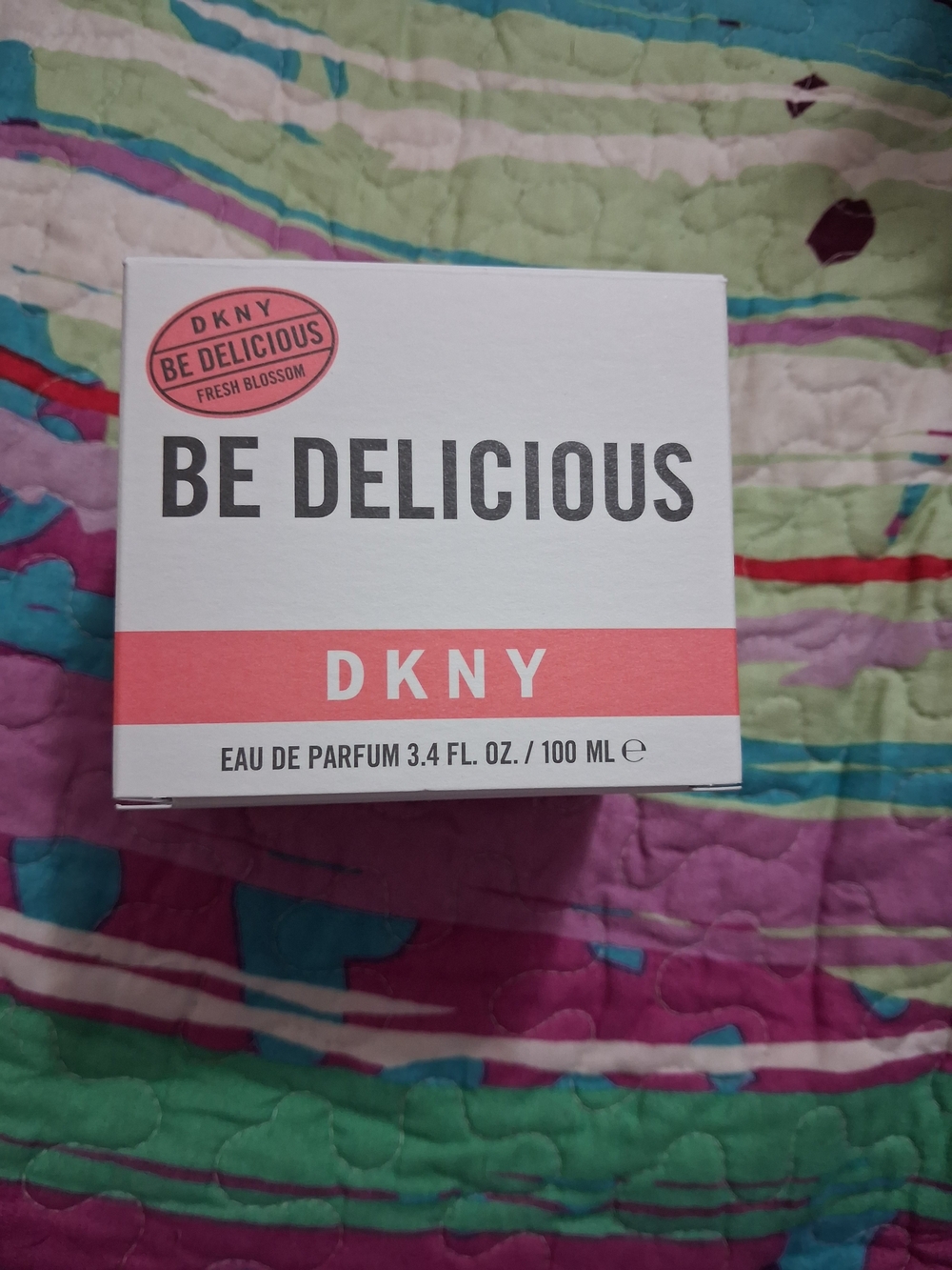 DKNY Be Delicious Fresh Blossom Eau de Parfum - White & Coral Box